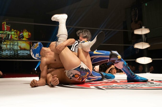 関口メンディーと武知海青が初タッグ！スタントなしの“プロレス”に視聴者興奮「神回」「息ぴったり」「見応えありすぎ」『覆面D』 8枚目