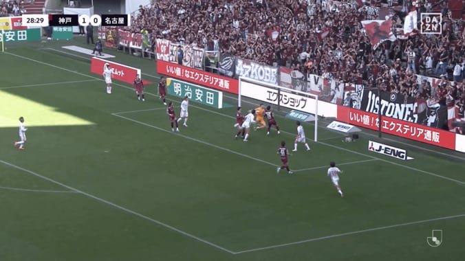 最後は柔らかいクロスからアシストを記録