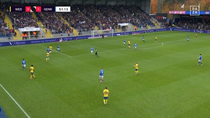 久保建英かよ！欧州1年目22歳FWの“神突破”が話題「ダントツ上手い」「5大リーグに行ってくれ」華麗なシザース＆ターンで相手を翻弄した瞬間 4枚目