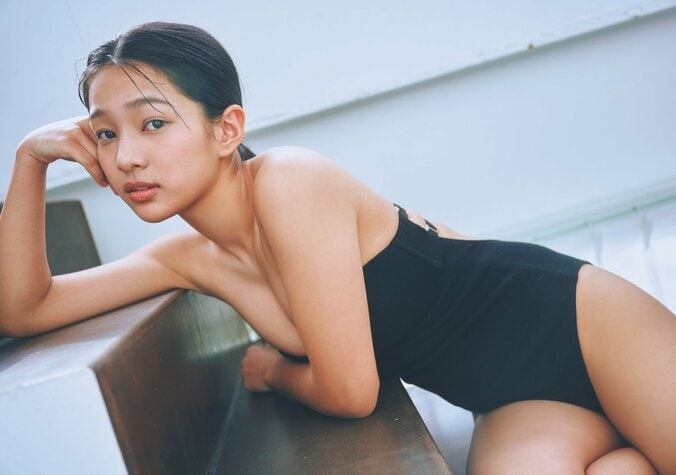 “まだ何者でもない”17歳の高校生がグラビアデビュー！ いきなりの『週プレ』表紙＆巻頭、芸名も募集 2枚目