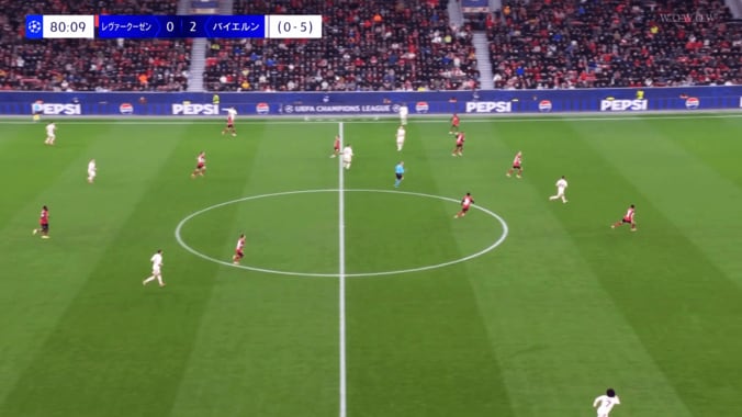 日本代表復帰も！？ 伊藤洋輝、“50m超絶フィード”の放物線が美しい！「さすが」「ナイスだ」戸田和幸氏も「よく見てた」と唸った瞬間 3枚目