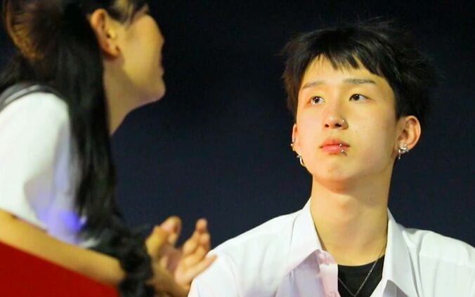 【写真・画像】「こんな女の子が東京都にいるんだって…」ピアス7個空きの高3男子、モテモテのお姫様JKに急速に惹かれ…『今日好き』ハロン編第2話　1枚目