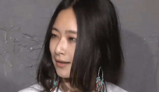 渋谷で働く「現役モデルの美人すぎるカフェ店員」　意外な特技を披露 1枚目