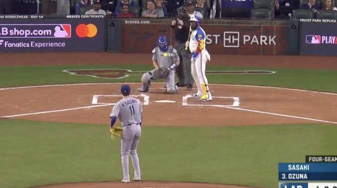 【写真・画像】心を折った！ 山本由伸に“打者ドン引き”「お手上げ」「完全に詰んだｗ」 手が出せない魔球… ただ見送るだけの“見逃し三振”　1枚目