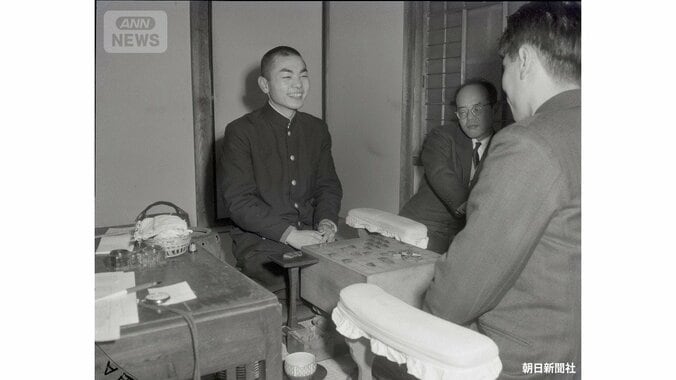 1958年 高校生で八段に昇進した加藤一二三さん（提供：朝日新聞社）