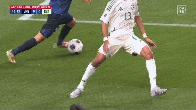 【映像】久保建英、足にボールがくっつく“メッシ級ドリブル”