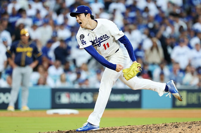 【写真・画像】ウソでしょ…！？ 佐々木朗希が「エグすぎる」常識を覆す“急落下フォーク”→バットにかすりもしない“魔球”「ここでよく投げたな」「落ちすぎだろ」　1枚目