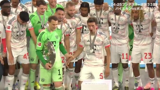 鳥肌もの！レジェンドの花道にファン感動の涙「本当に素晴らしい選手」本拠地最終戦の優勝セレモニーで退団選手にスタンディングオベーション！ 4枚目