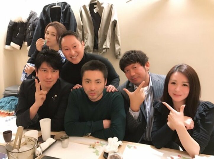 川崎麻世、山田孝之とカラオケへ 「なんて目ヂカラのすごいツーショット」とファンも驚き