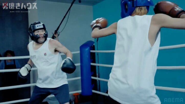 【写真・画像】15歳下に罵倒された38歳“子供部屋おじさん”が殴り合いで反撃「休むなよ、戦えよ！」「ズルすんなよ！」　2枚目