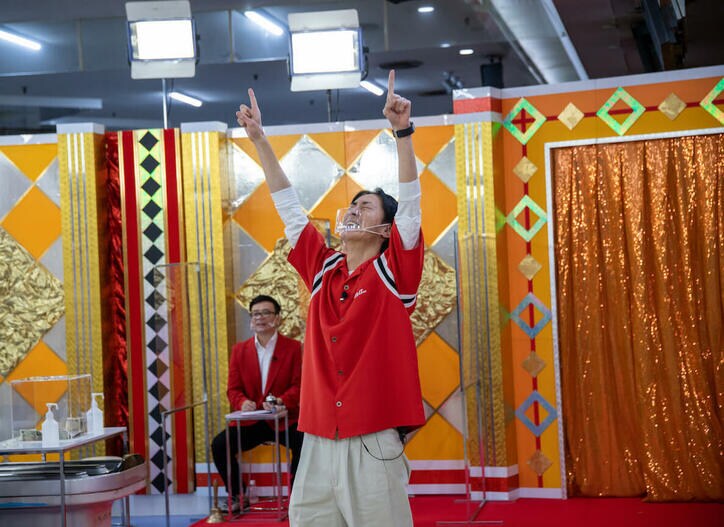 “コスプレ美女”も先出し一部紹介！ 1月2日放送『志村&鶴瓶のあぶない交遊録 大最終回スペシャル』収録レポート