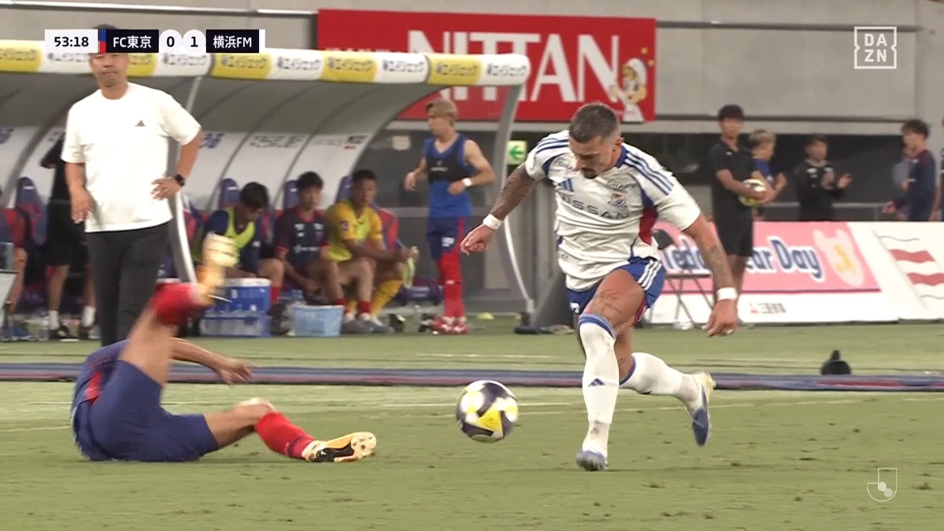 【映像】長友佑都が吹っ飛ばされた瞬間