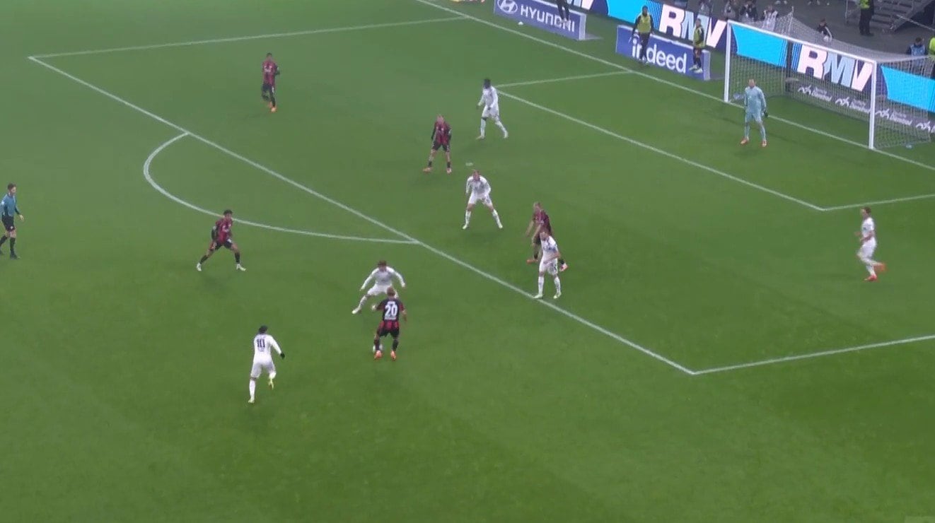 【映像】堂安が仕掛け、佐野が奪取