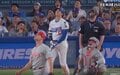 なんで打った？ 大谷翔平、爆速特大弾で“まさかの光景”「泣きそう」「呆然w」被弾した投手のリアクションが話題に「絶望してる」