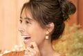 森泉(43)、ビキニ姿で自宅の巨大なプールにダイブ「海外みたい!」絶賛の声