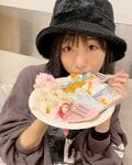 須田亜香里、“イオンカード”誕生日ケーキを頬張る ファンから祝福の声「ずーっと応援してる」「30歳のアイドル最高」