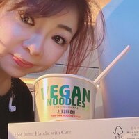 ハイヒールモモコ『やっすい飛行機でハワイへ』