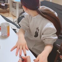 日菜あこ『中学卒業し校則が無くなった娘が始めた事』