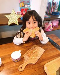 みきママ『おやつはメロンパン風食パンです！！』
