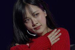 「攻めた衣装」ウエスト＆美脚大胆披露のBIBI、妖艶パフォーマンスに会場沸き立つ！息切れに「キムチチゲ食べ過ぎました」可愛くアピール