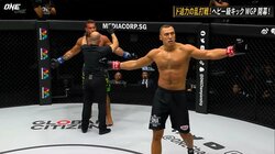 「ノー、ノー、ノー」52秒の衝撃TKO、敗者が猛抗議も「止めて正解」レフェリー支持の声が殺到