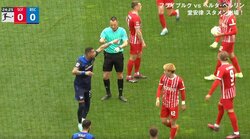 堂安律「この身長でも世界で戦える」 鬼メンタルだけじゃない！ 屈強な選手が多いブンデスでも“バチバチに戦う”ワンシーン