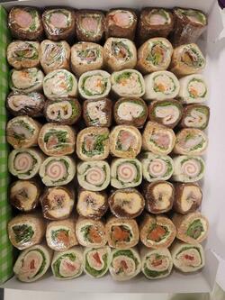  梅沢富美男、小川菜摘から貰った沢山の差し入れを公開「みんなで美味しく頂きました」 