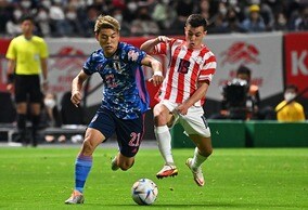 右サイドで光った堂安律のワンタッチプレイ　“ギアを上げられるレフティ”が伊東依存の解決策に？