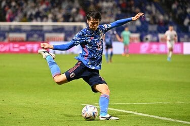 サッカー】ボランチとは？歴代の有名選手や日本代表選手、ボランチに向いている選手の特徴を紹介 | ABEMA TIMES | FIFA ワールドカップ  2022 完全ガイド by ABEMA