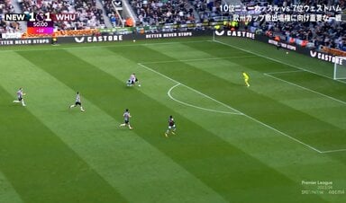 「レッドカードだろ！」小兵MFが巨漢DFに“体当たり”で潰された一部始終…ゴリゴリ爆速カウンターには「上手すぎてわろた」「速いw」「ごりるねえｗ」など称賛続々