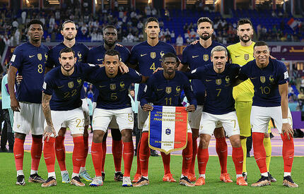 王者は初心忘れず…フランス代表が初めて在籍したアマクラブのユニで