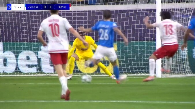 【写真・画像】ウソでしょ！？ 鈴木唯人に「ドン引き」強烈ダイレクトボレー→名手ノイアーの脇をぶち抜く…ファン騒然「カッコ良すぎ」　1枚目