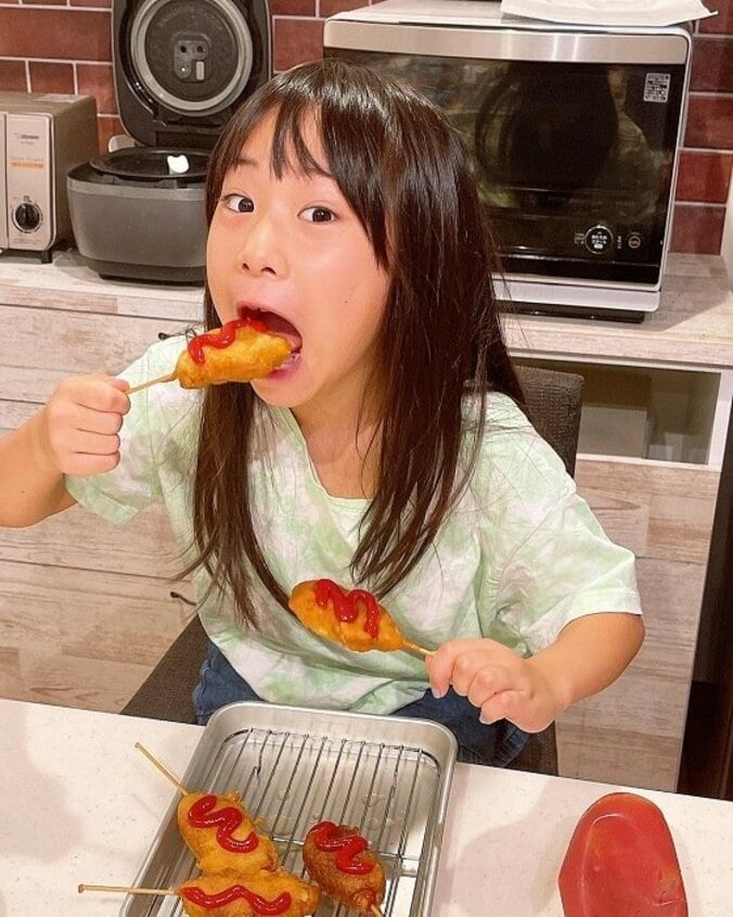 みきママ、娘が一瞬で食べた料理を披露「幸せそう」「食べたい」の声 1枚目