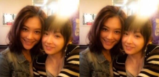 加護亜依、20歳当時の写真公開　香港女優との2ショットに「変わってない」と反響 1枚目