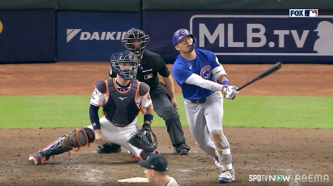 【写真・画像】看板直撃！鈴木誠也の特大弾に現地実況15秒沈黙の後「22号は自己新記録です」 敵地で「SEIYA SUZUKI」プラカード掲げる“異例光景”も　1枚目