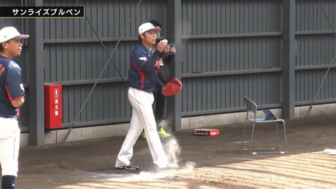 WBCでも炸裂するか、伊藤大海の“追いロジン”侍ジャパン・キャンプで初ブルペン 公式映像でも手元真っ白 1枚目