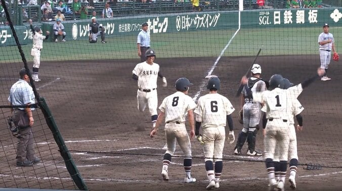 文星芸大付、4点差を大逆転！終盤の粘りで掴んだ16年ぶりの甲子園1勝「勢い止まらない」「すげえ」 1枚目