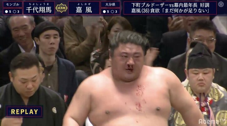 嘉風、36歳最後の一番で鼻から大出血! 顔面に頭突き食らうも気迫の勝利で前祝い