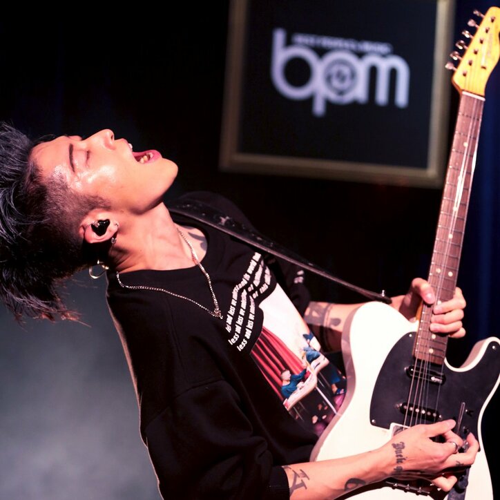 “サムライ・ギタリスト”MIYAVIがAbemaTVに登場! EXILE SHOKICHI 、ちゃんみなとのSPセッションを披露