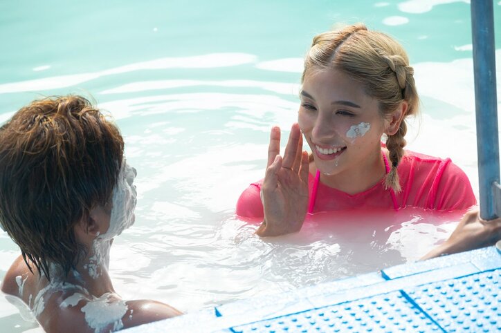 セクシーな女王様系ギャルに一目惚れ！ギャル男、水着で泥パックを塗り合い距離を縮める『シャッフルアイランド Season3』#3