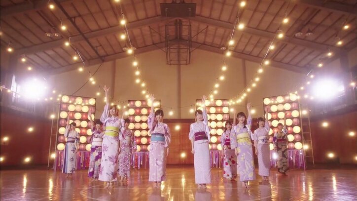 乃木坂46『ライブ神』『未来の答え』MVが同時公開!