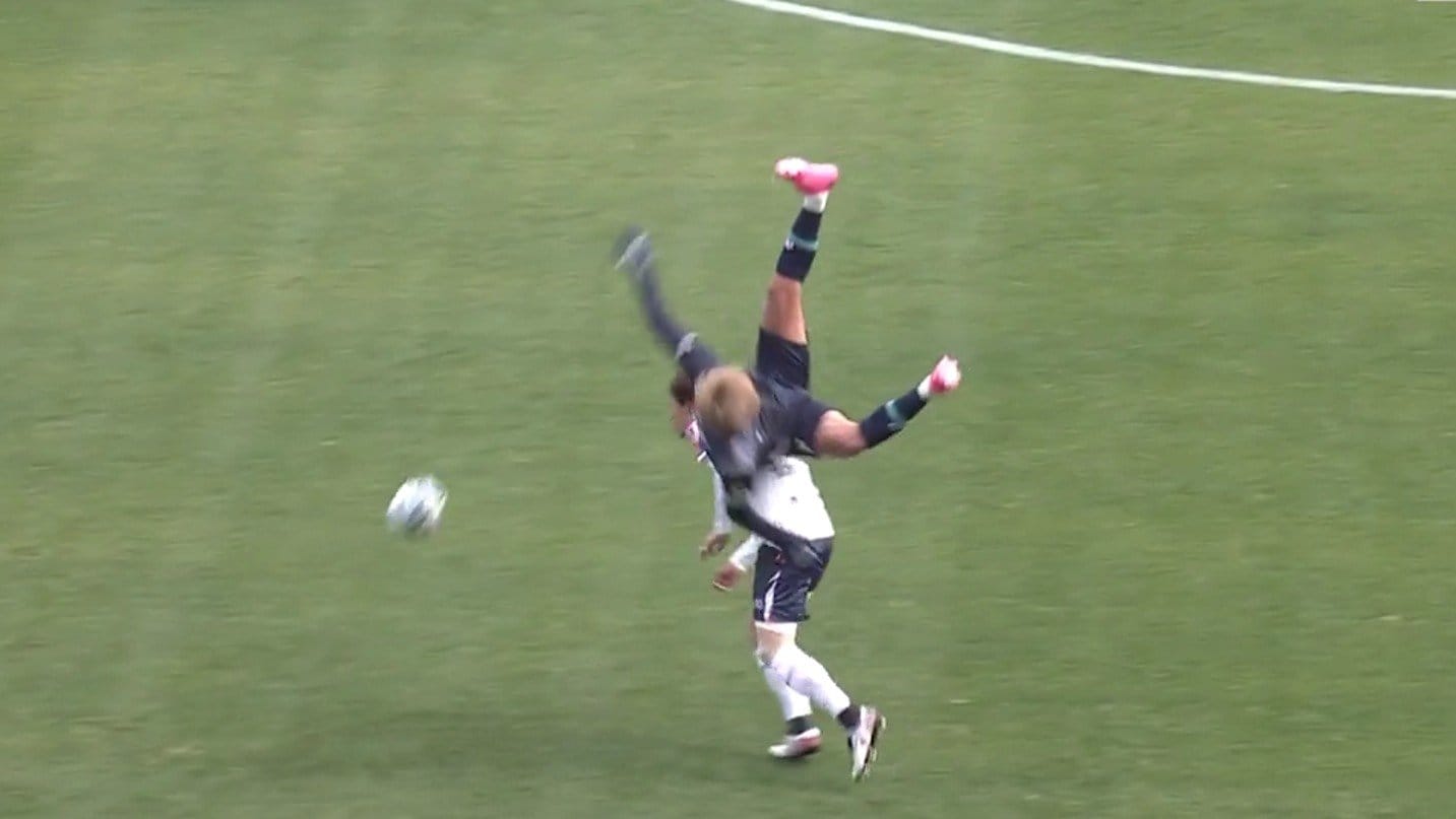 【映像】約2mの高さから垂直落下