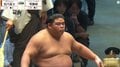 「これはガッカリ」「客に失礼」伯乃富士の立ち合いに館内騒然…怒号、憤りの声も「首の後ろに一発入った。琴勝峰がちょっとフラフラと…」元若乃花も困惑