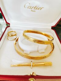 渡辺美奈代『新婚旅行先で！』