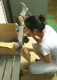 酒井千佳『釉薬かけ』