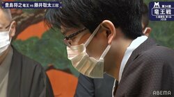 豊島将之竜王、悔しい初戦黒星 中盤までリードも終盤で藤井聡太三冠に逆転許す「ちょっとずつ悪くなってしまった」／将棋・竜王戦七番勝負