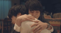 田中圭&林遣都、泣きながらハグ…「まじ泣くって」「尊すぎる」ファン感動『おっさんずラブ-リターンズ-』