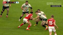 ラガーマンの頭同士が割れそうな勢いで正面衝突、スタジアムが騒然 実況者「これはマズいです…」