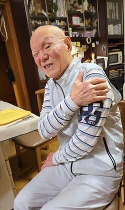  ちばてつや氏、腕が上がらずレントゲン検査を受けた結果「シャツを着るのも四苦八苦」 