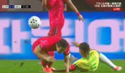 韓国の至宝を吹っ飛ばす…ブラジル潰し屋、危険な“両足タックル”が「深すぎる」「鬼チャージ」大ブーイングでも不敵な笑み「これぞカゼミーロ」